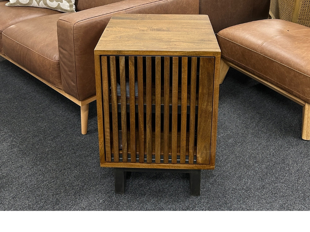 Linier 1 Dr Bedside Table