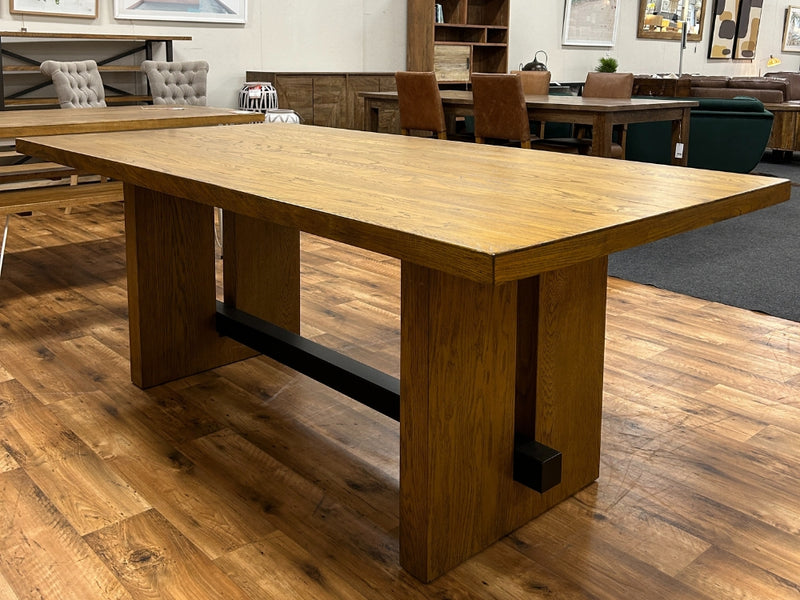 Lorne Dining Table
