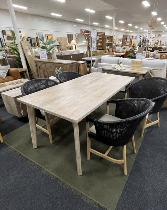 Clovelly Dining Table